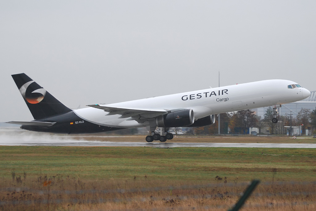 757 in FRA 4w5nywji